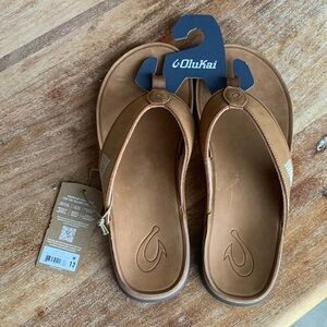 OluKai Leather flip flops. Men’s size 12